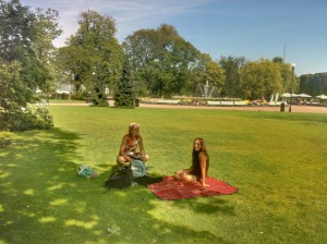 Picknick im Park (iPhone-HDR-Aufnahme)